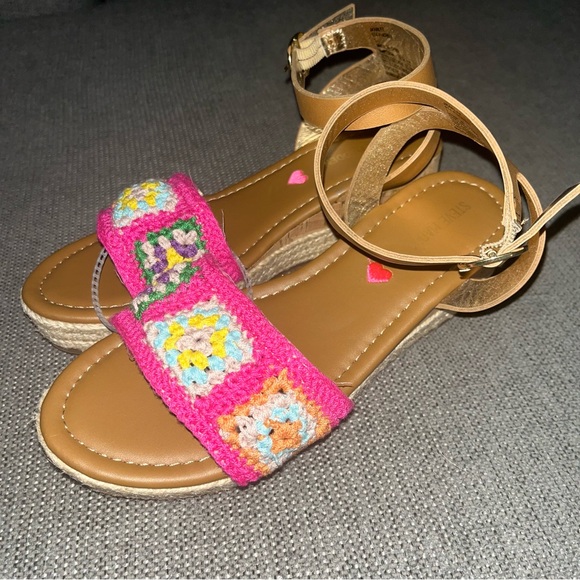 Steve Madden crochet pink sandals, ankle strap, wedge heel, kids size 2 & 3 - Picture 2 of 6